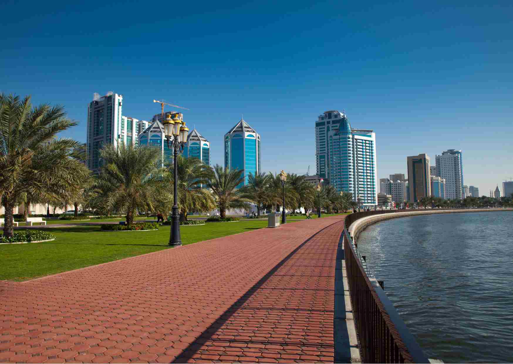 </noscript>الشارقة